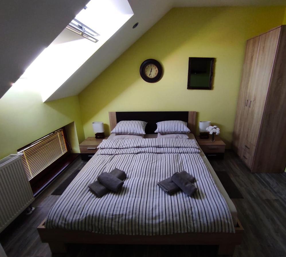 Accommodation "Old Town Dreznik" ราโควิซา ภายนอก รูปภาพ