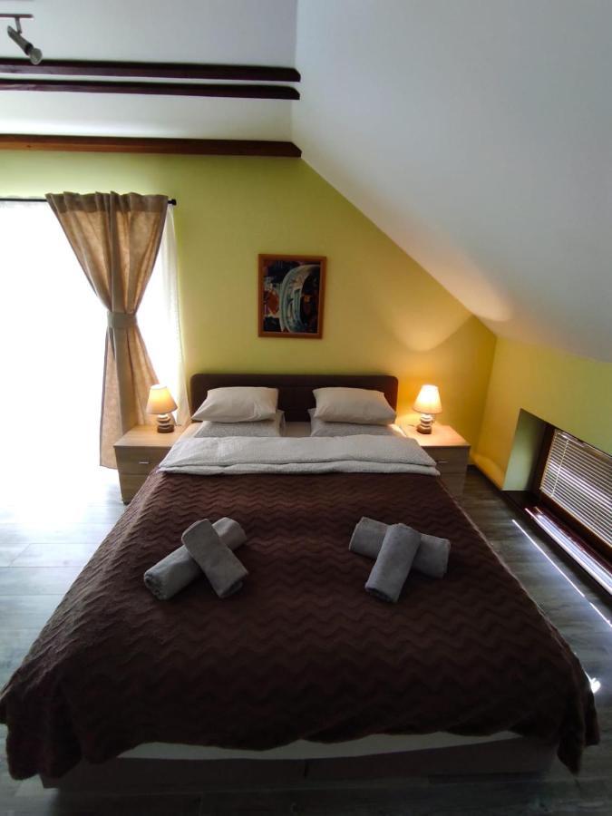 Accommodation "Old Town Dreznik" ราโควิซา ภายนอก รูปภาพ
