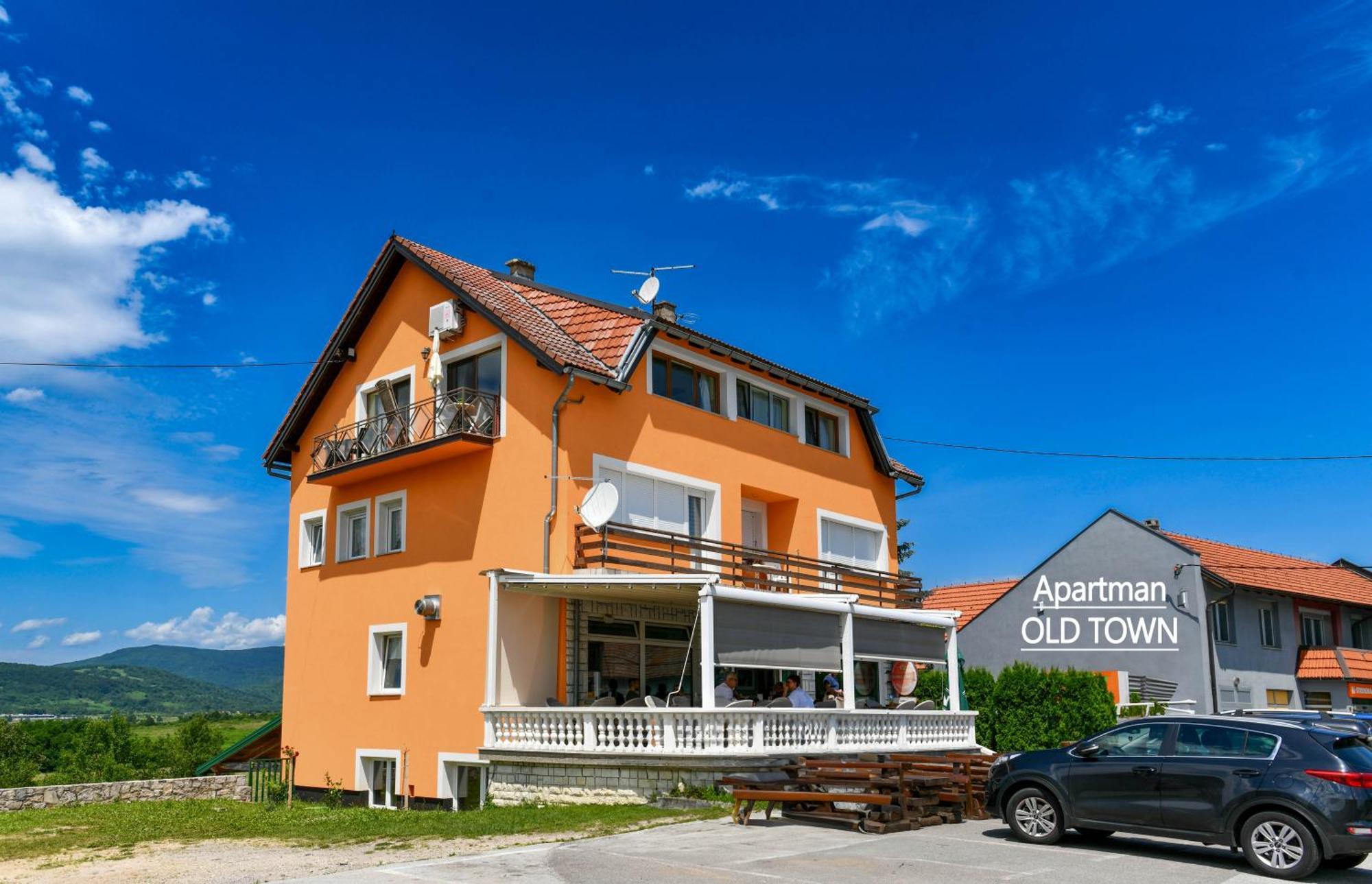 Accommodation "Old Town Dreznik" ราโควิซา ภายนอก รูปภาพ
