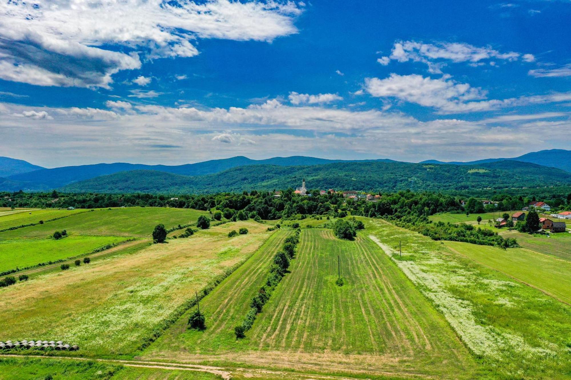 Accommodation "Old Town Dreznik" ราโควิซา ภายนอก รูปภาพ