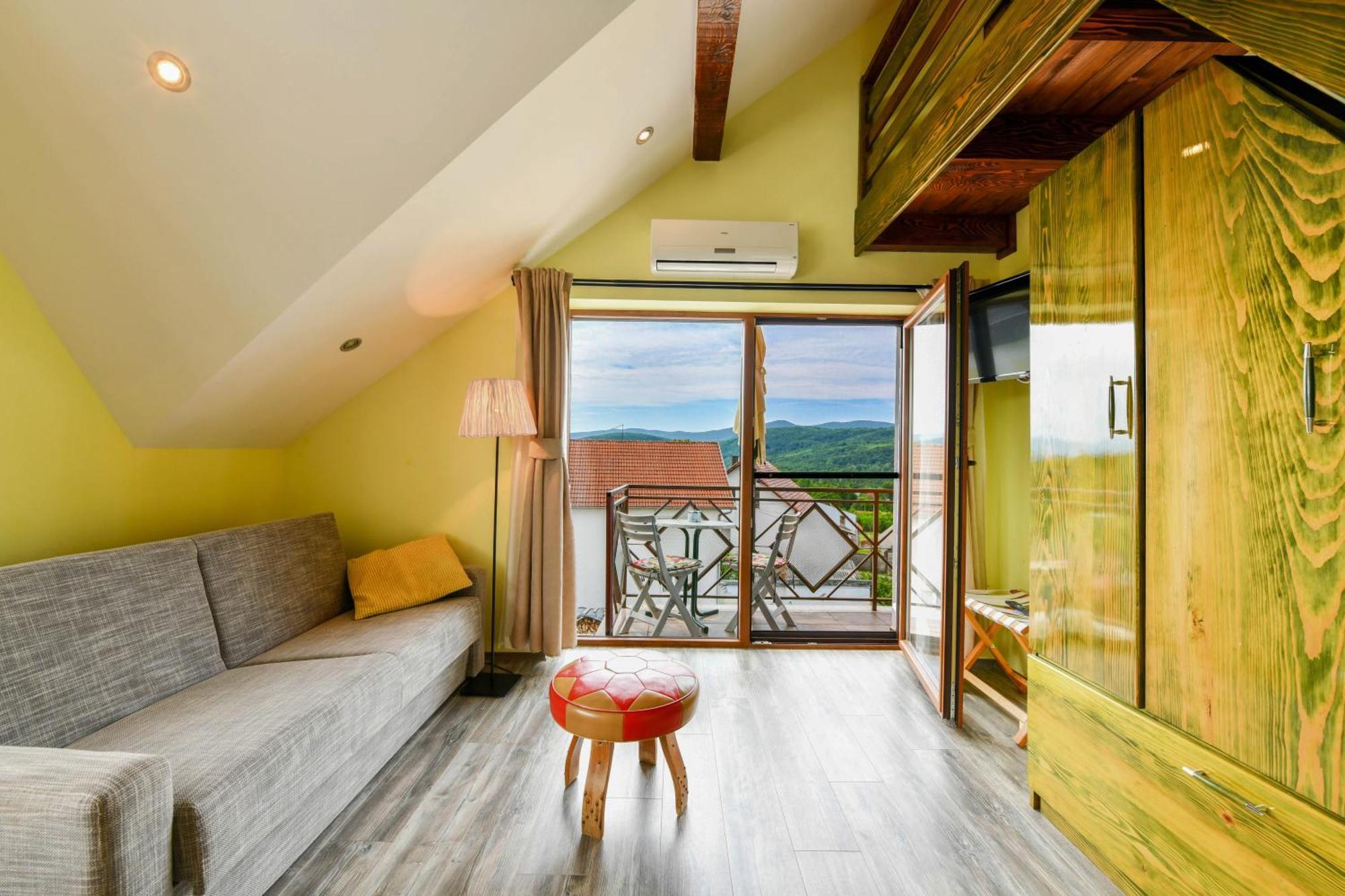 Accommodation "Old Town Dreznik" ราโควิซา ภายนอก รูปภาพ